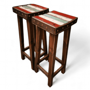 taburete rustico en roble